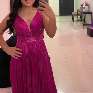 Formal dress, only worn once!